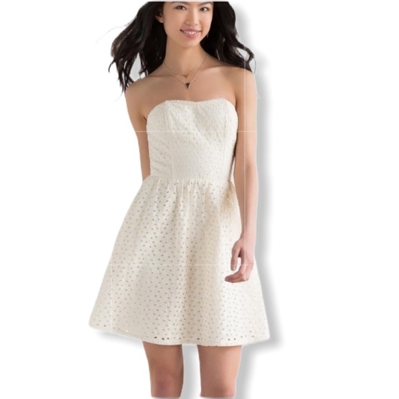 Francesca’s Mae Eyelet ivory strapless dress NWT size large - Picture 1 of 9